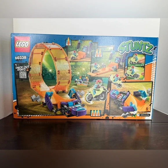 Lego City Orange and Purple Stunt Loop Playset - Picture 4 of 8